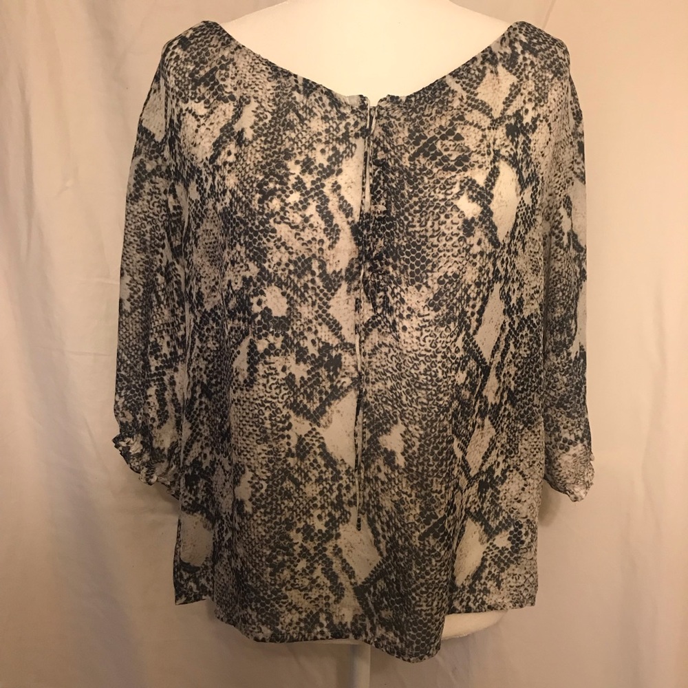 Lightweight LOFT blouse